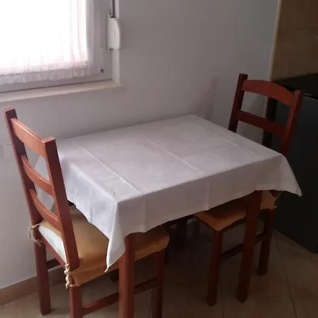 By The Sea - 13918 Τρογκίρ